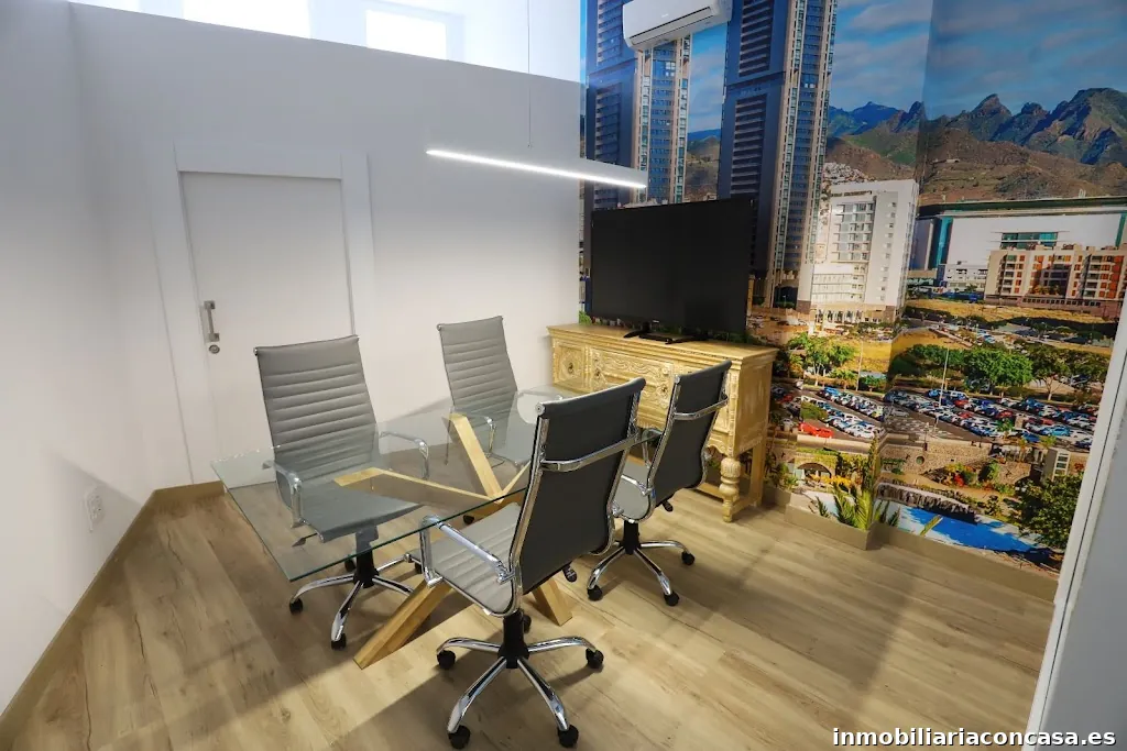 Embassy Magnum Santa Cruz