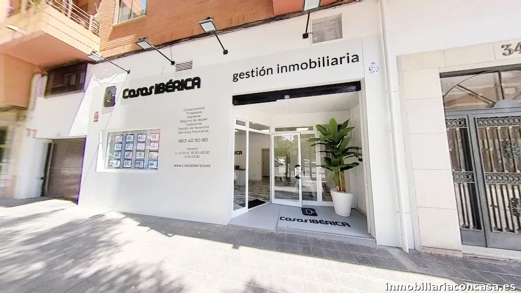 Casas IBÉRICA gestión inmobiliaria. Inmobiliarias en Benicalap - Valencia