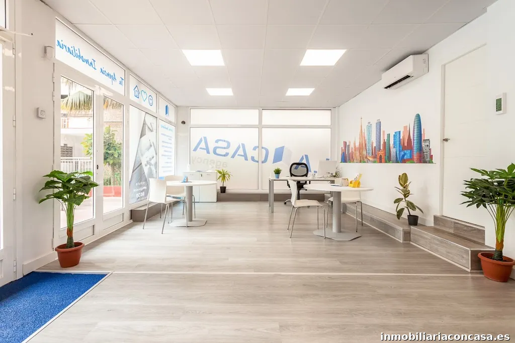 LA CASA AGENCY | PUNTO BELLVITGE S.L