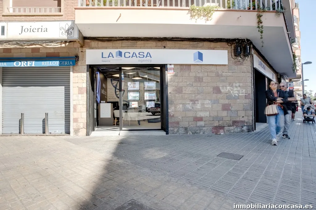 Inmobiliaria en Sant Adrià | La Casa Agency