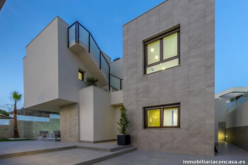 Habitable Spanish House