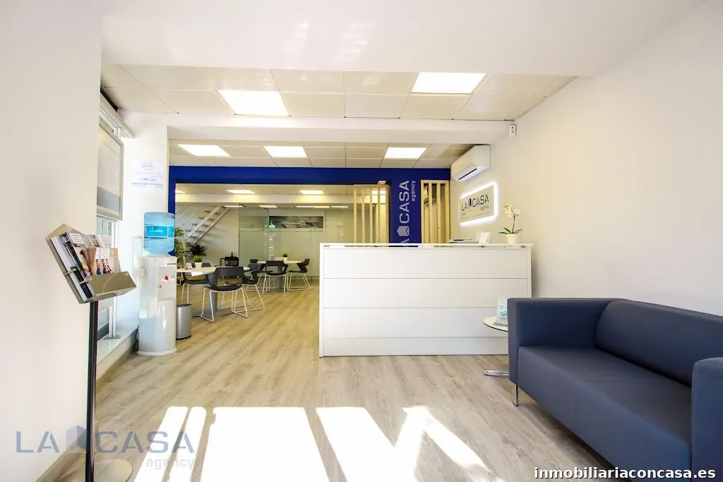 Inmobiliaria La CASA Agency | Punto Pubilla Casas S.L.