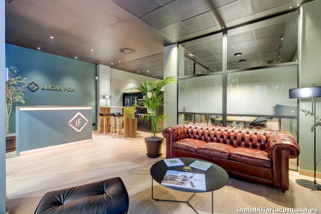 Lucas Fox — A Dils company