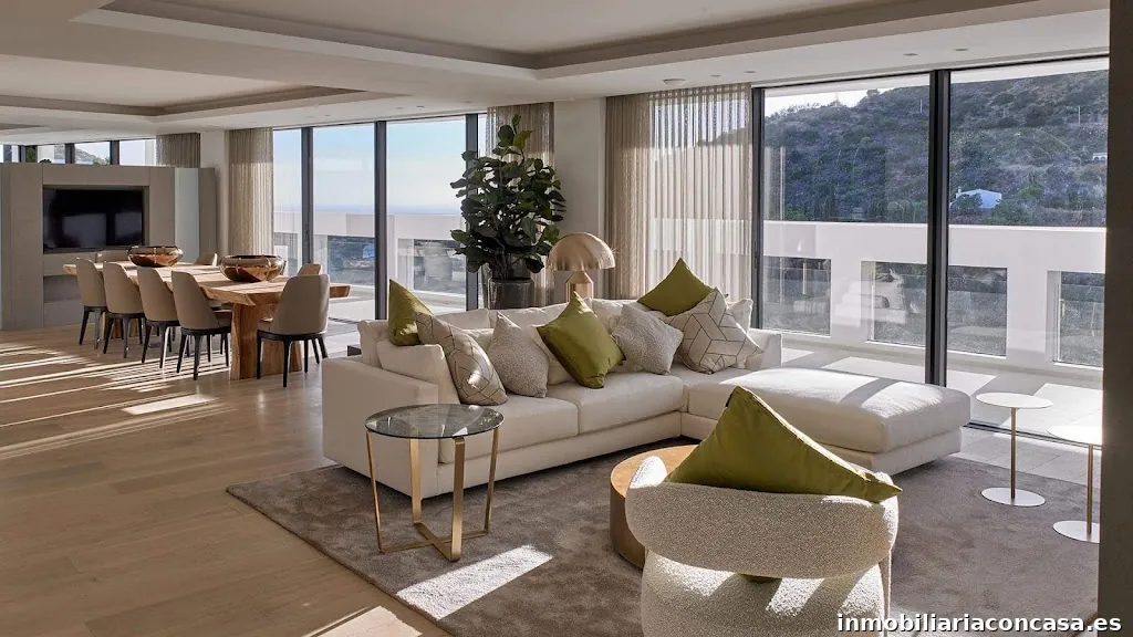 Looking to buy a beach villa in Marbella ? Give us a call “Marbella Beach Villas Real Estate”