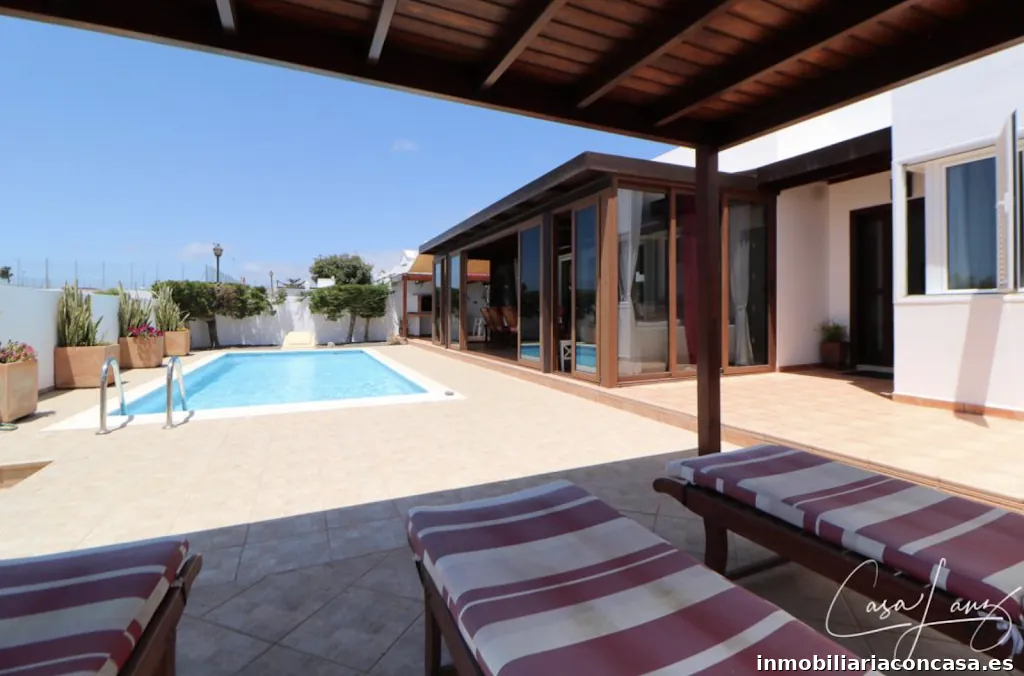 Casalanz Lanzarote Inmobiliaria / Immobilienbüro / Real Estate