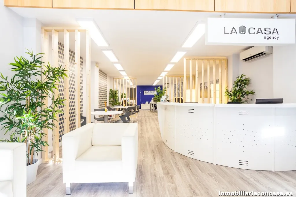 Agencia Inmobiliaria en Sagrada Familia | La Casa Agency