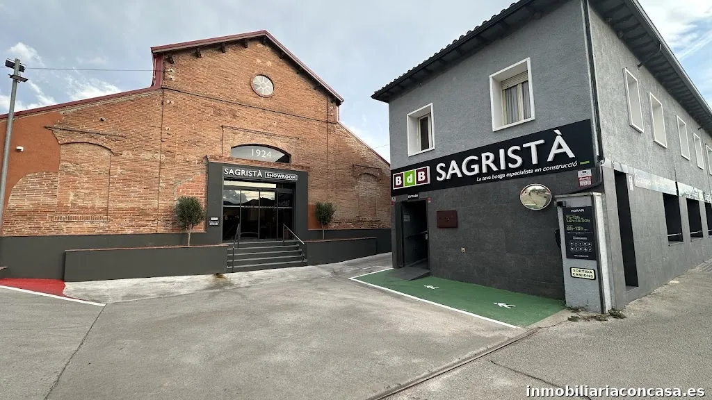 MATERIALS SAGRISTÀ // ceràmica, banys, cuines, materials construcció i ferreteria